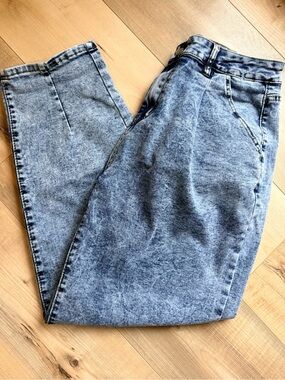 High-Waist Acid Wash Jeans - Light Blue